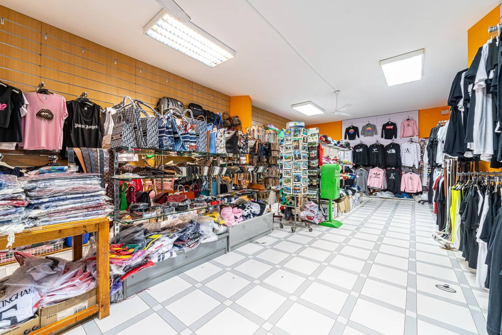 Erhverv til salg i Cala Millor - € 179.000 (Ref: 8092427)