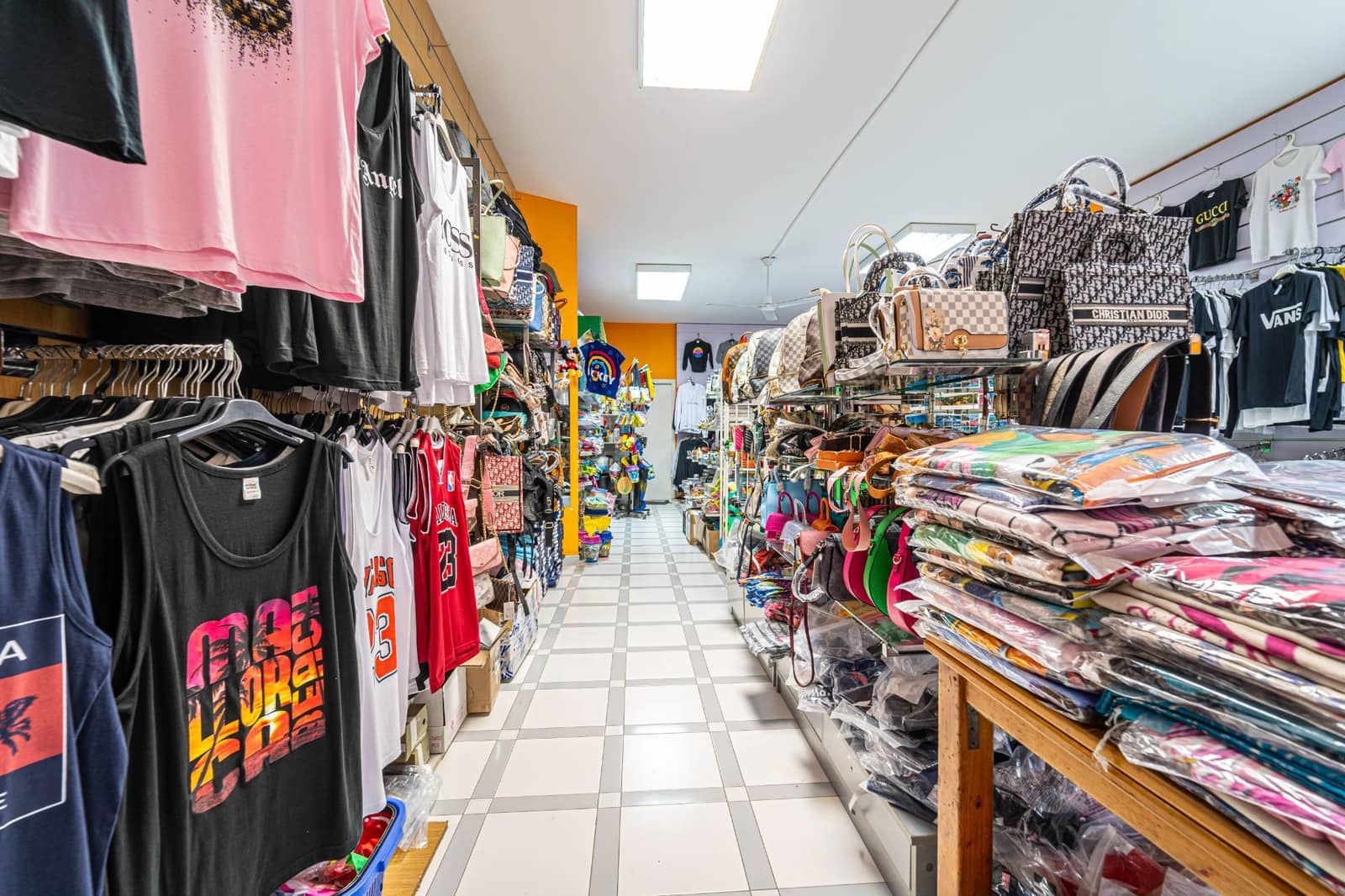 Erhverv til salg i Cala Millor - € 179.000 (Ref: 8092427)