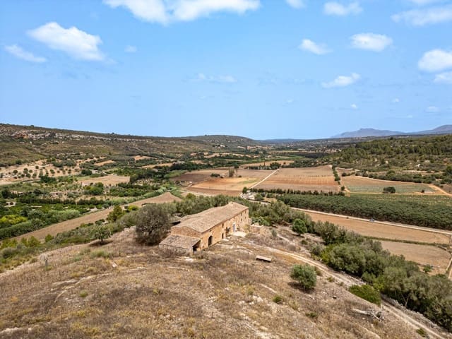 6 bedroom Finca/Country House for sale in Manacor - € 2,770,000 (Ref: 8448317)