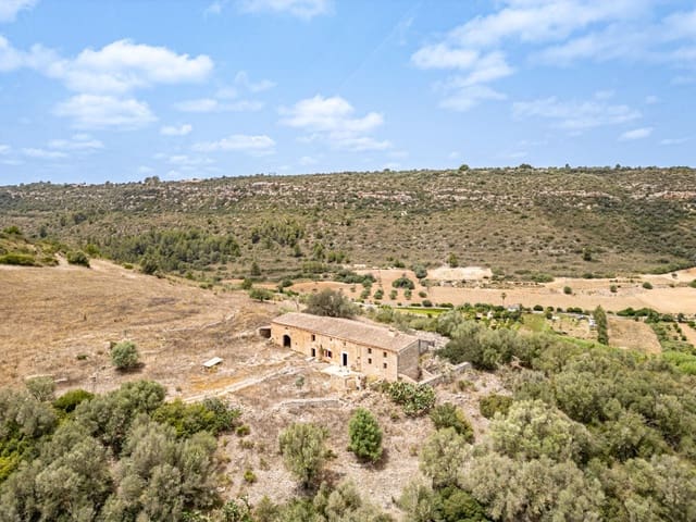 6 bedroom Finca/Country House for sale in Manacor - € 2,770,000 (Ref: 8448317)