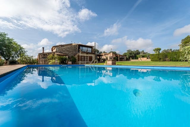 4 soveværelse Finca/Landehus til salg i Petra med swimmingpool garage - € 995.000 (Ref: 8615431)