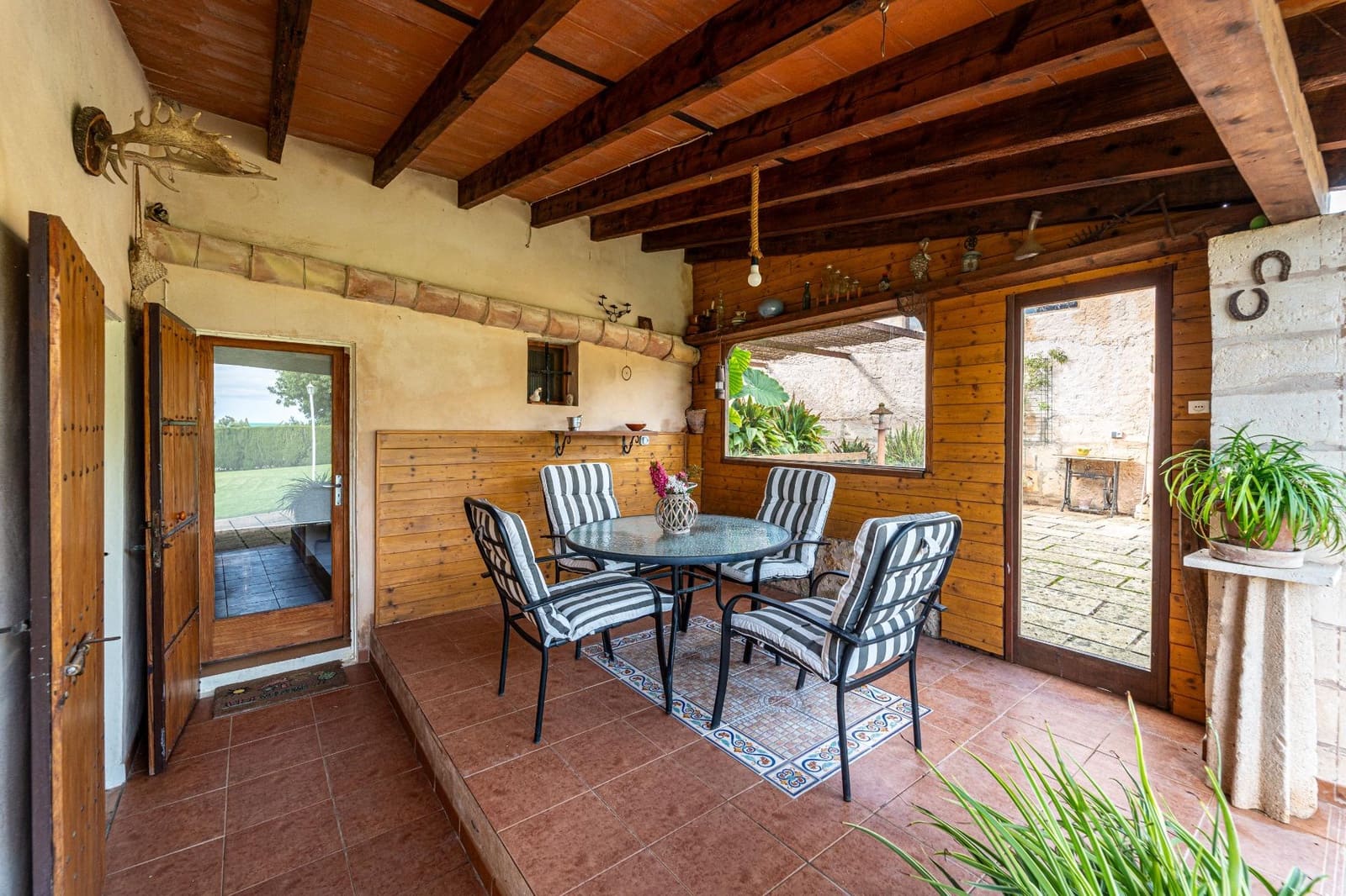 4 soveværelse Finca/Landehus til salg i Petra med swimmingpool garage - € 995.000 (Ref: 8615431)