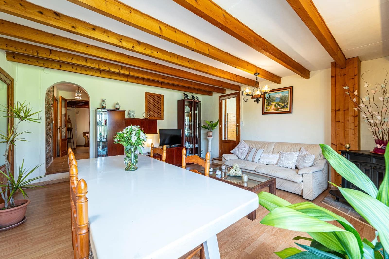 4 soveværelse Finca/Landehus til salg i Petra med swimmingpool garage - € 995.000 (Ref: 8615431)