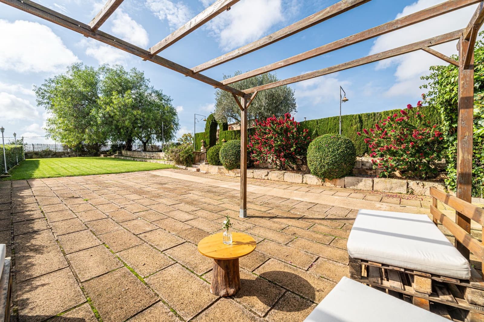 4 soveværelse Finca/Landehus til salg i Petra med swimmingpool garage - € 995.000 (Ref: 8615431)