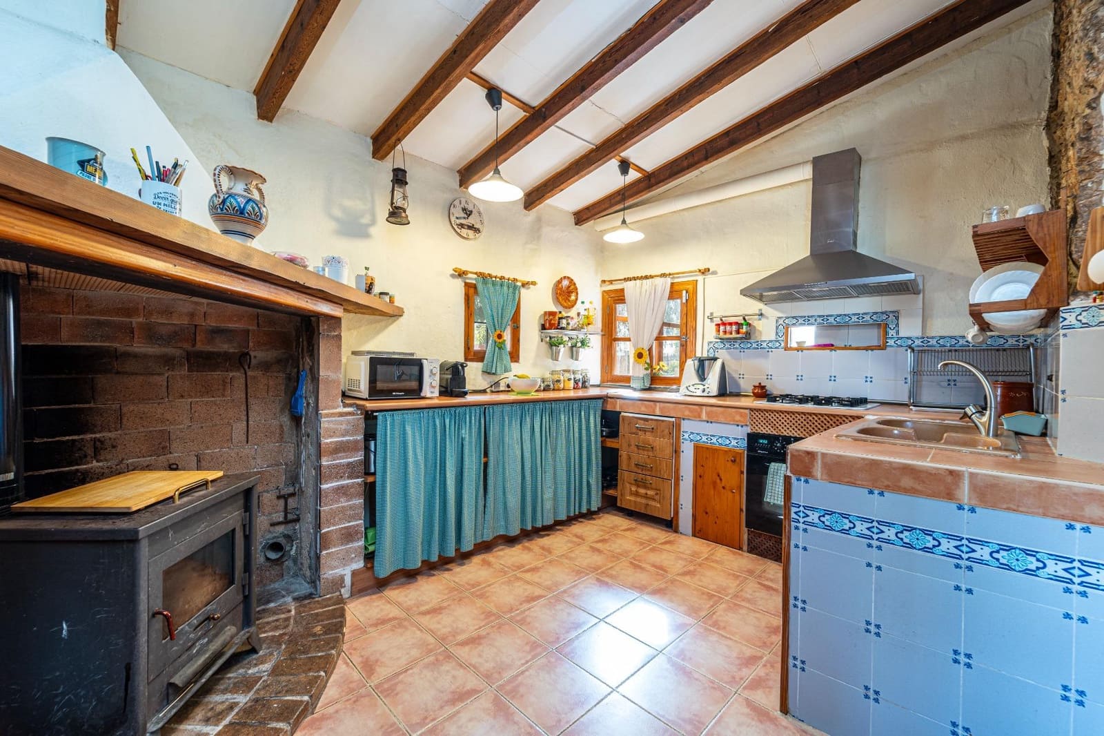 4 soveværelse Finca/Landehus til salg i Petra med swimmingpool garage - € 995.000 (Ref: 8615431)