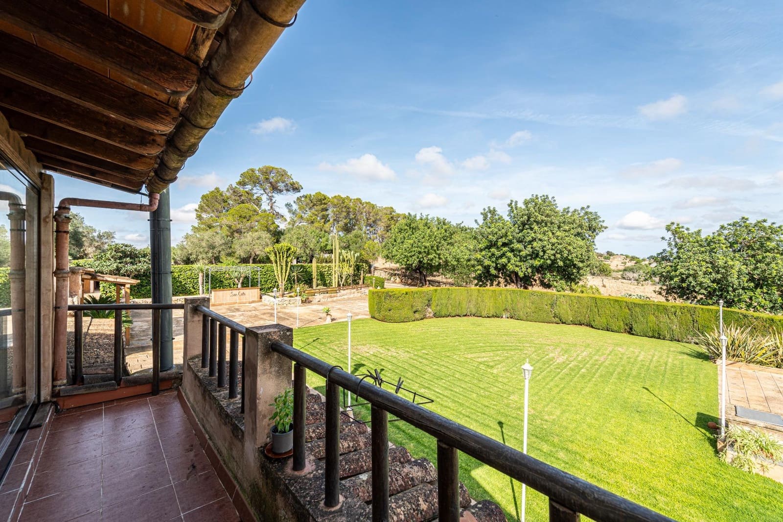 4 soveværelse Finca/Landehus til salg i Petra med swimmingpool garage - € 995.000 (Ref: 8615431)