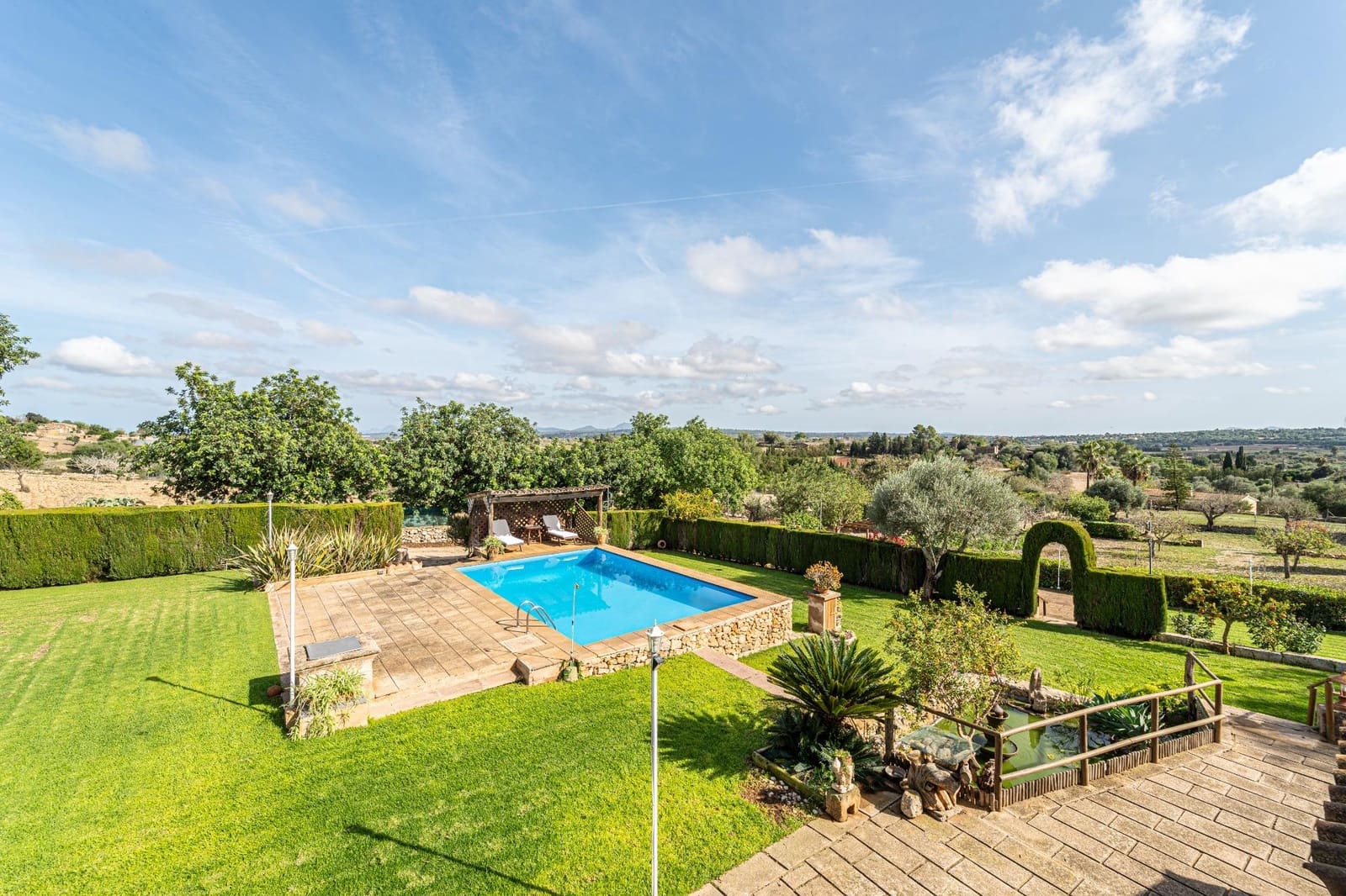 4 soveværelse Finca/Landehus til salg i Petra med swimmingpool garage - € 995.000 (Ref: 8615431)