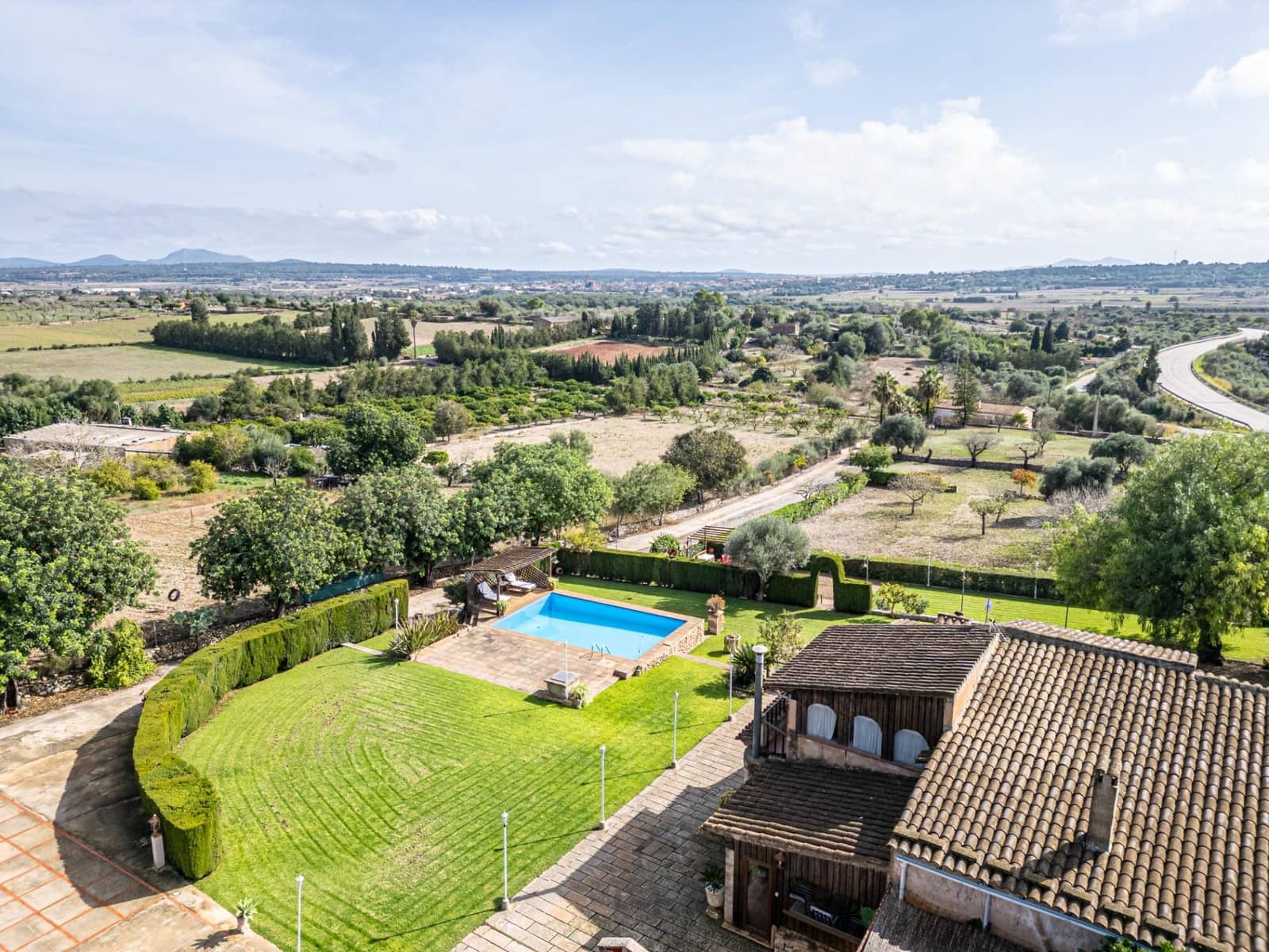 4 soveværelse Finca/Landehus til salg i Petra med swimmingpool garage - € 995.000 (Ref: 8615431)