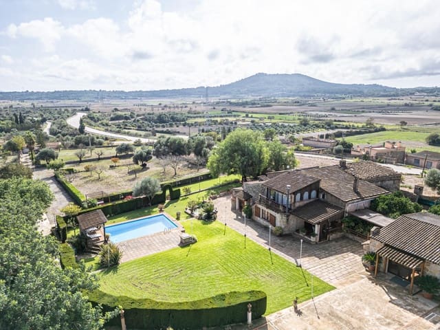 4 soveværelse Finca/Landehus til salg i Petra med swimmingpool garage - € 995.000 (Ref: 8615431)