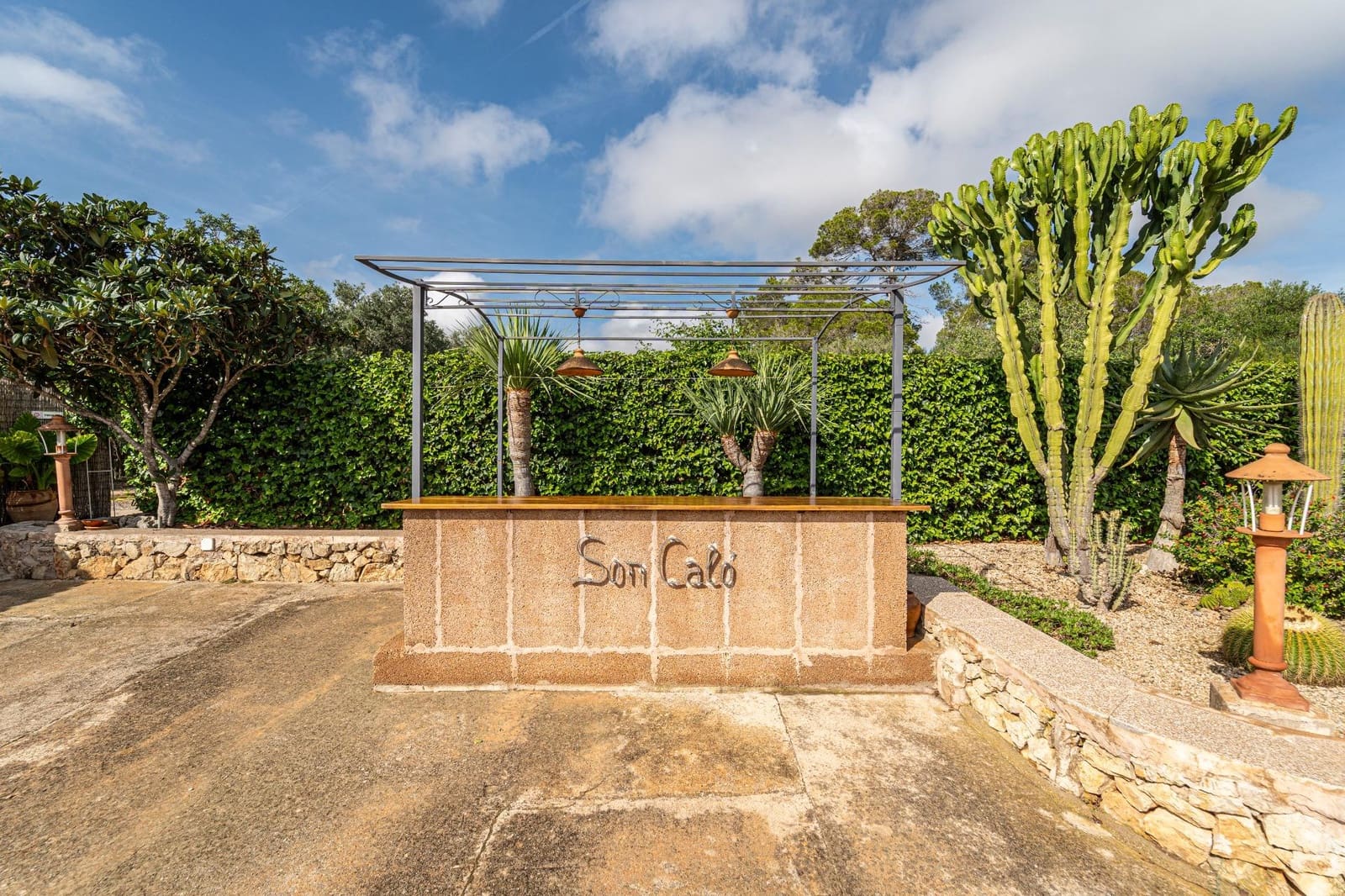 4 soveværelse Finca/Landehus til salg i Petra med swimmingpool garage - € 995.000 (Ref: 8615431)