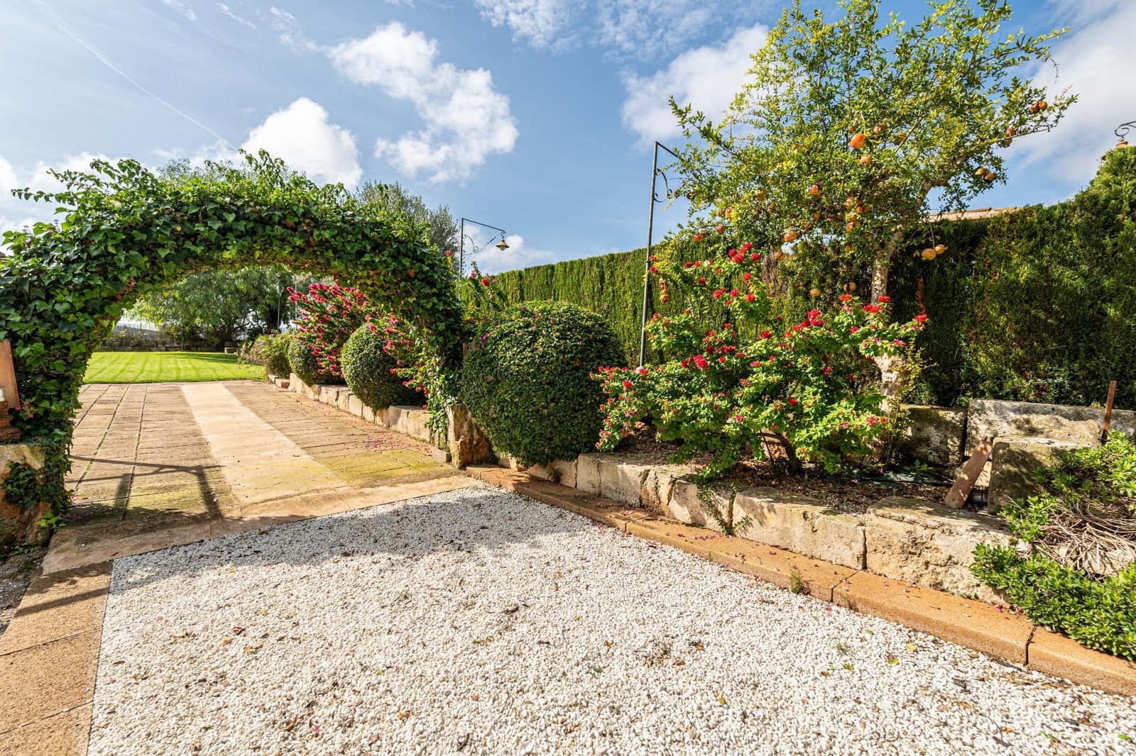 4 soveværelse Finca/Landehus til salg i Petra med swimmingpool garage - € 995.000 (Ref: 8615431)