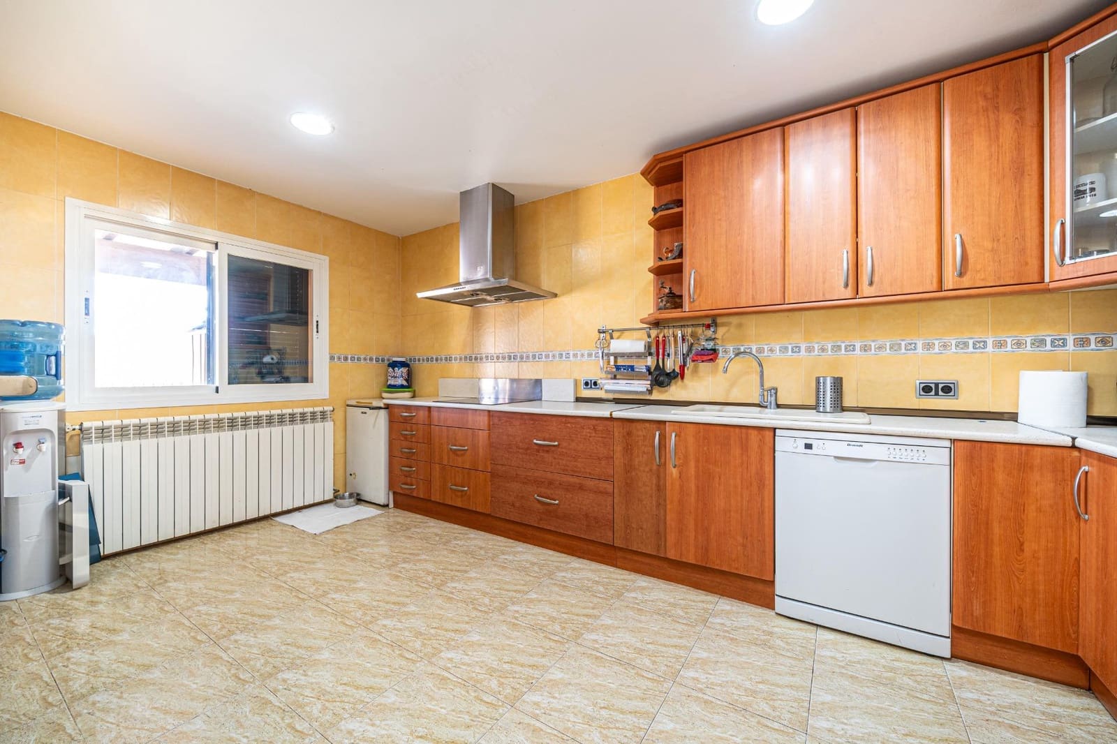 2 soveværelse Semi-Rækkehus til salg i Consell med swimmingpool - € 699.000 (Ref: 8979329)