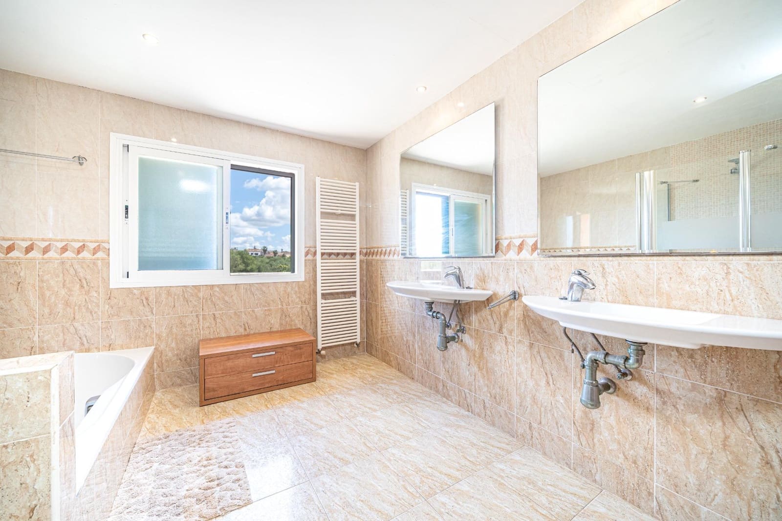 2 soveværelse Semi-Rækkehus til salg i Consell med swimmingpool - € 699.000 (Ref: 8979329)