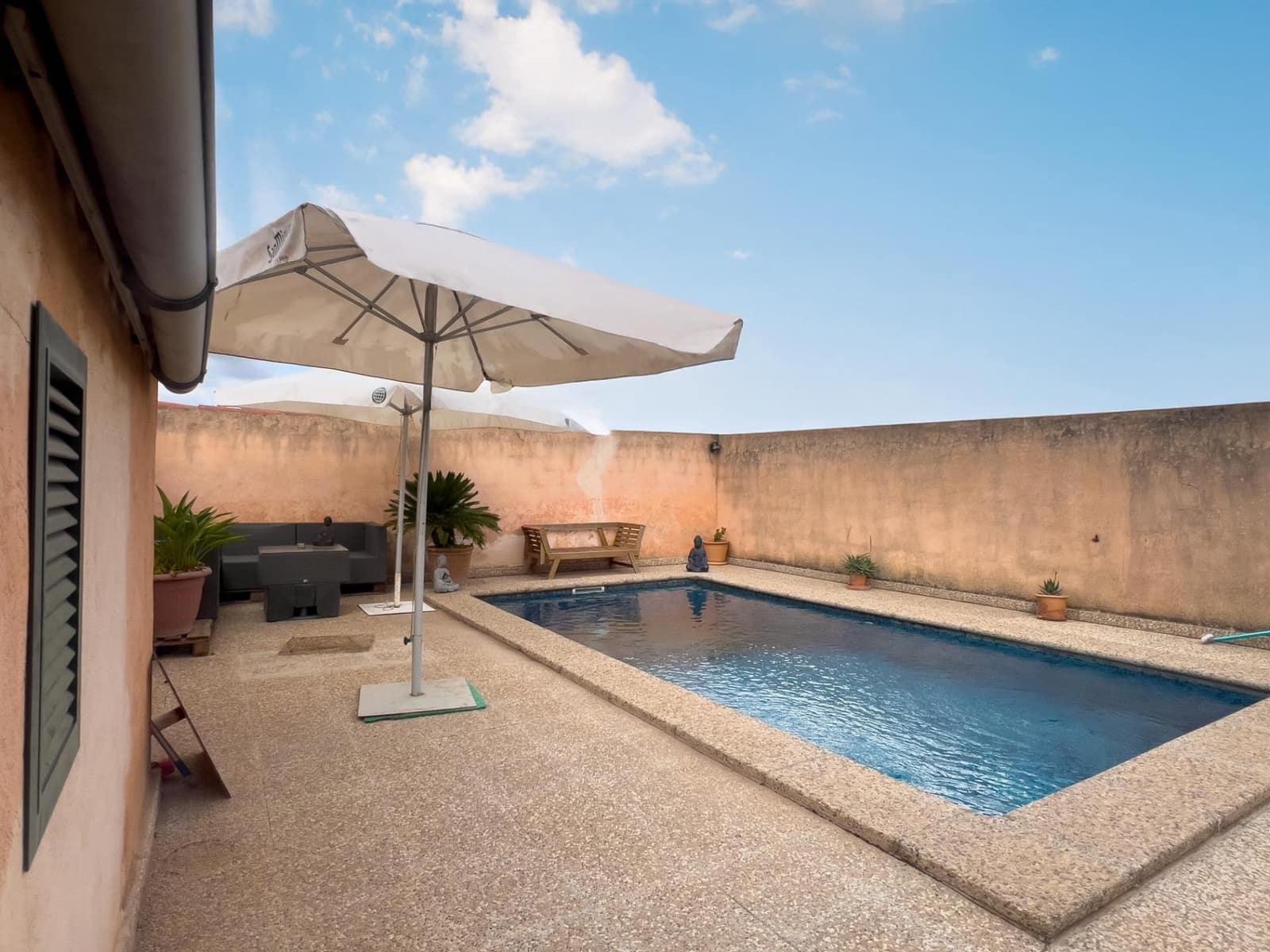 2 soveværelse Semi-Rækkehus til salg i Consell med swimmingpool - € 699.000 (Ref: 8979329)