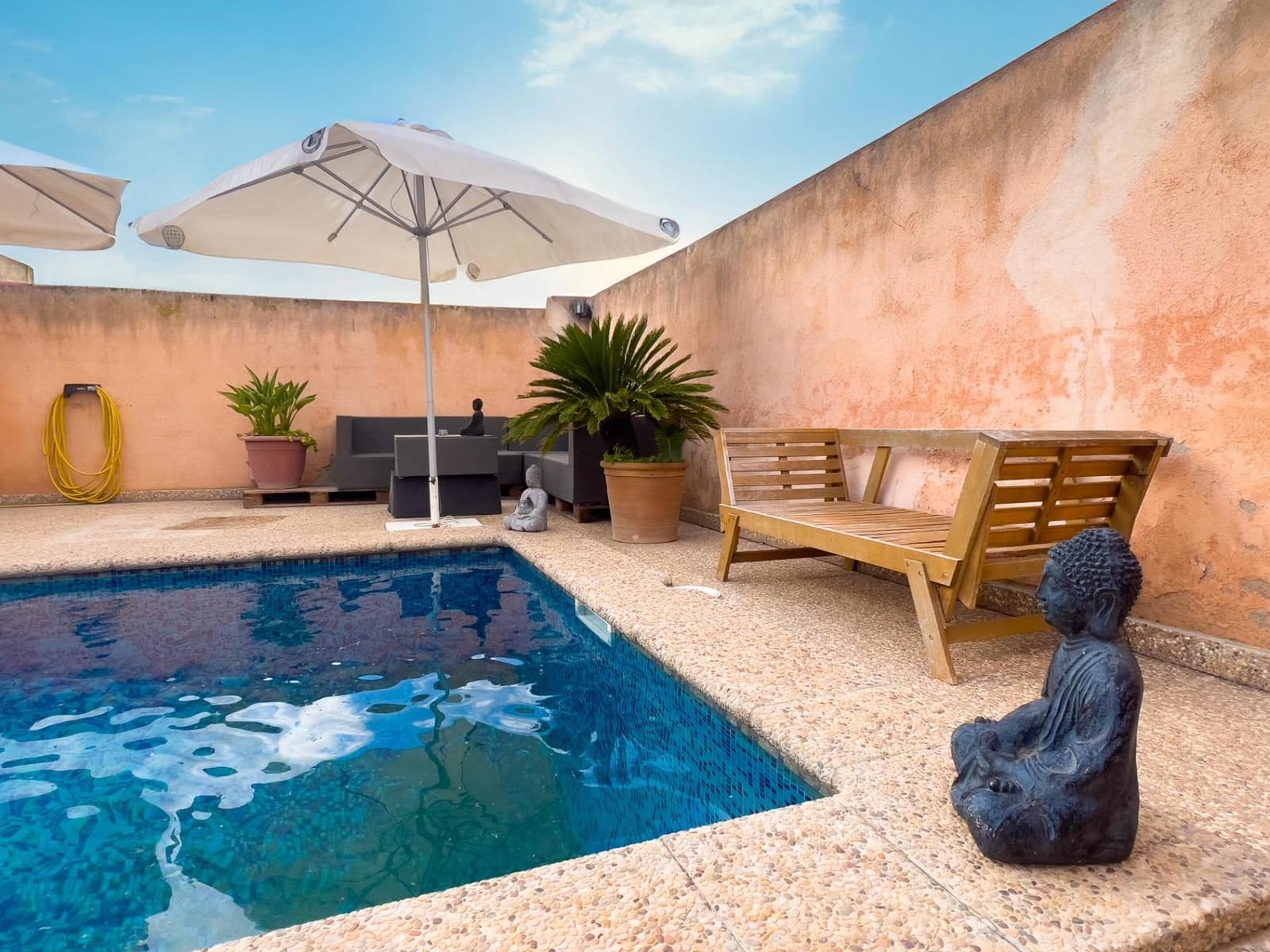 2 soveværelse Semi-Rækkehus til salg i Consell med swimmingpool - € 699.000 (Ref: 8979329)