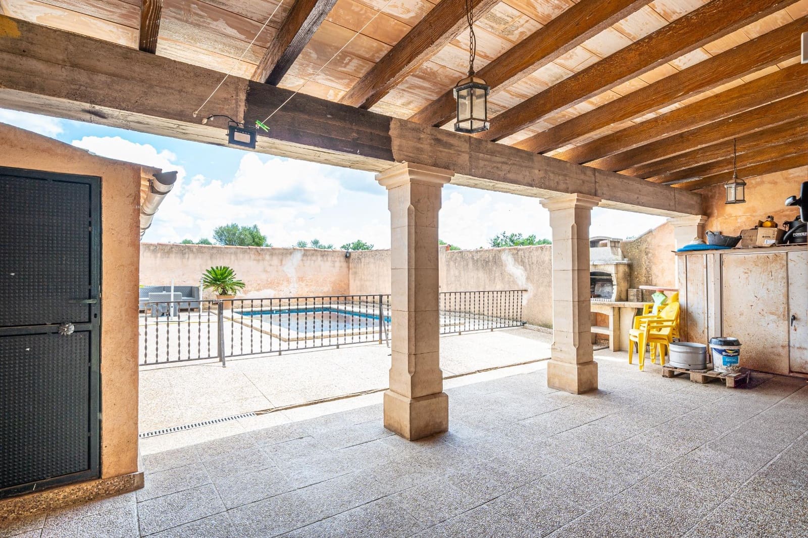 2 soveværelse Semi-Rækkehus til salg i Consell med swimmingpool - € 699.000 (Ref: 8979329)