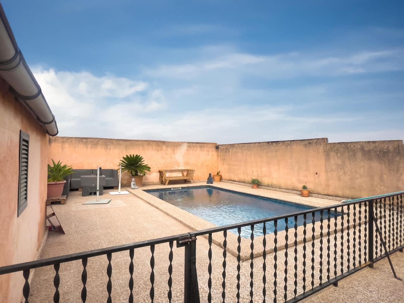 2 soveværelse Semi-Rækkehus til salg i Consell med swimmingpool - € 699.000 (Ref: 8979329)