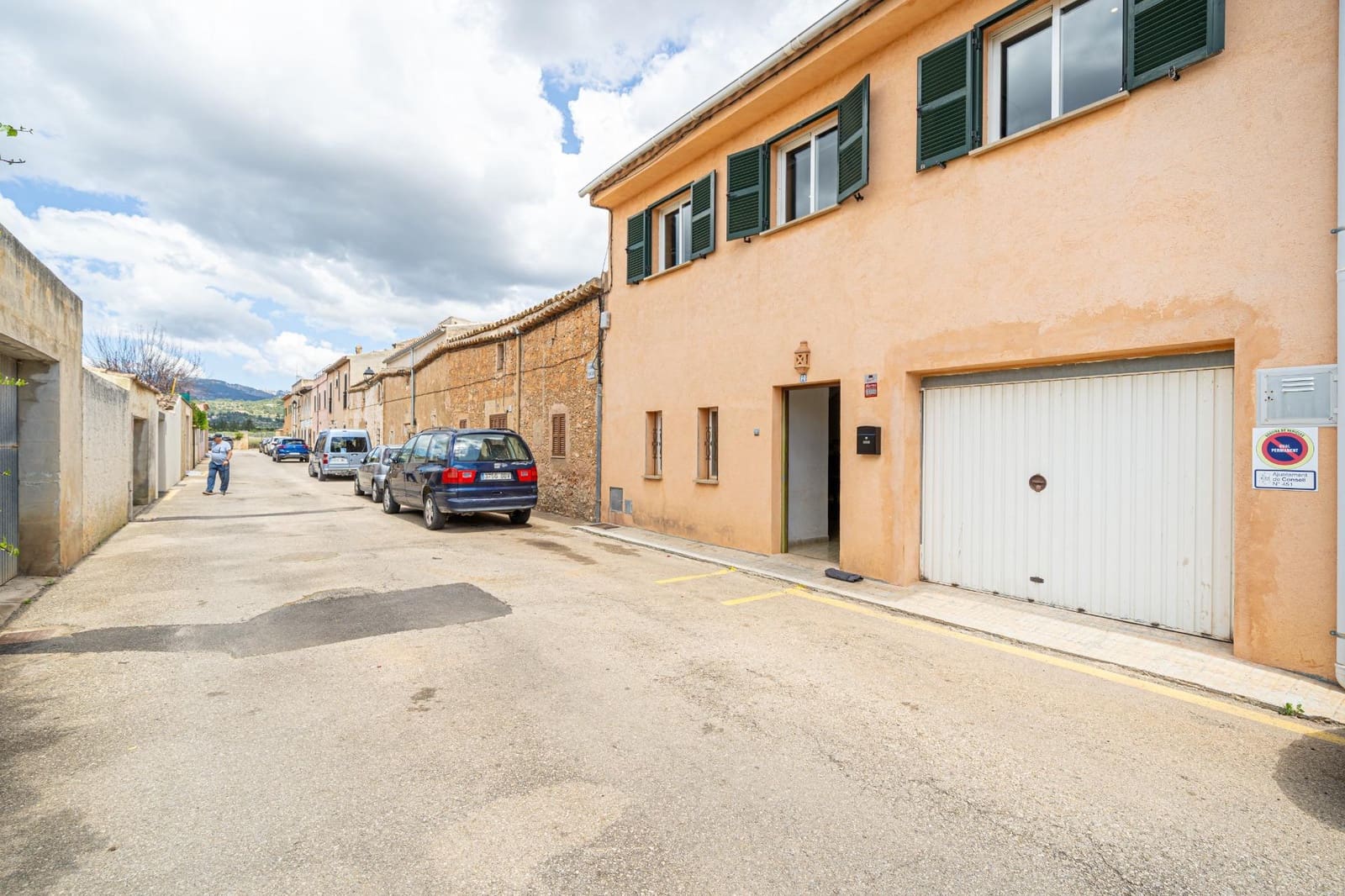 2 soveværelse Semi-Rækkehus til salg i Consell med swimmingpool - € 699.000 (Ref: 8979329)