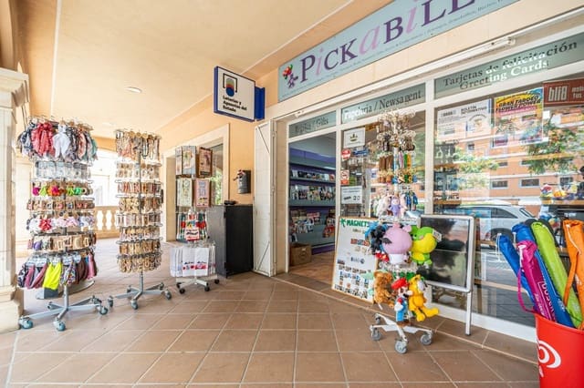 Commercieel te huur in El Toro / Port Adriano, Calvià - € 780 (Ref: 9197885)