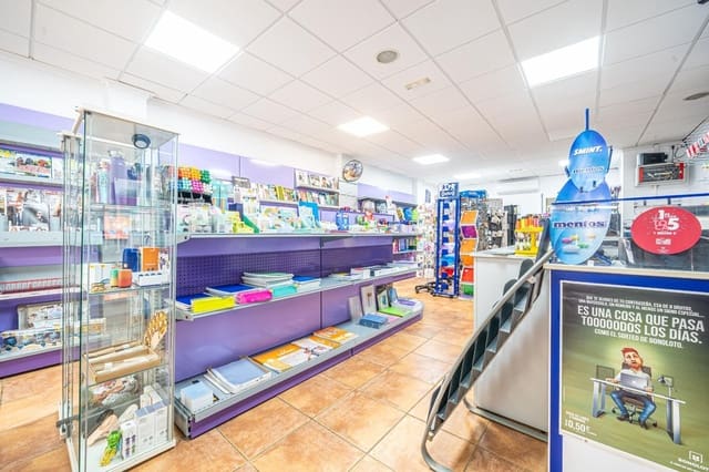 Commercieel te huur in El Toro / Port Adriano, Calvià - € 780 (Ref: 9197885)