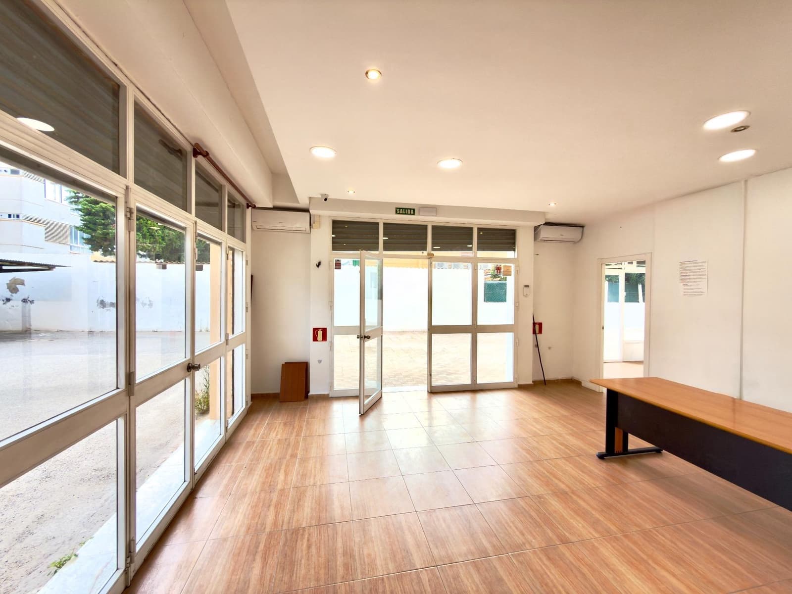 2 bedroom Commercial for rent in Santa Ponsa - € 2,500 (Ref: 9341370)