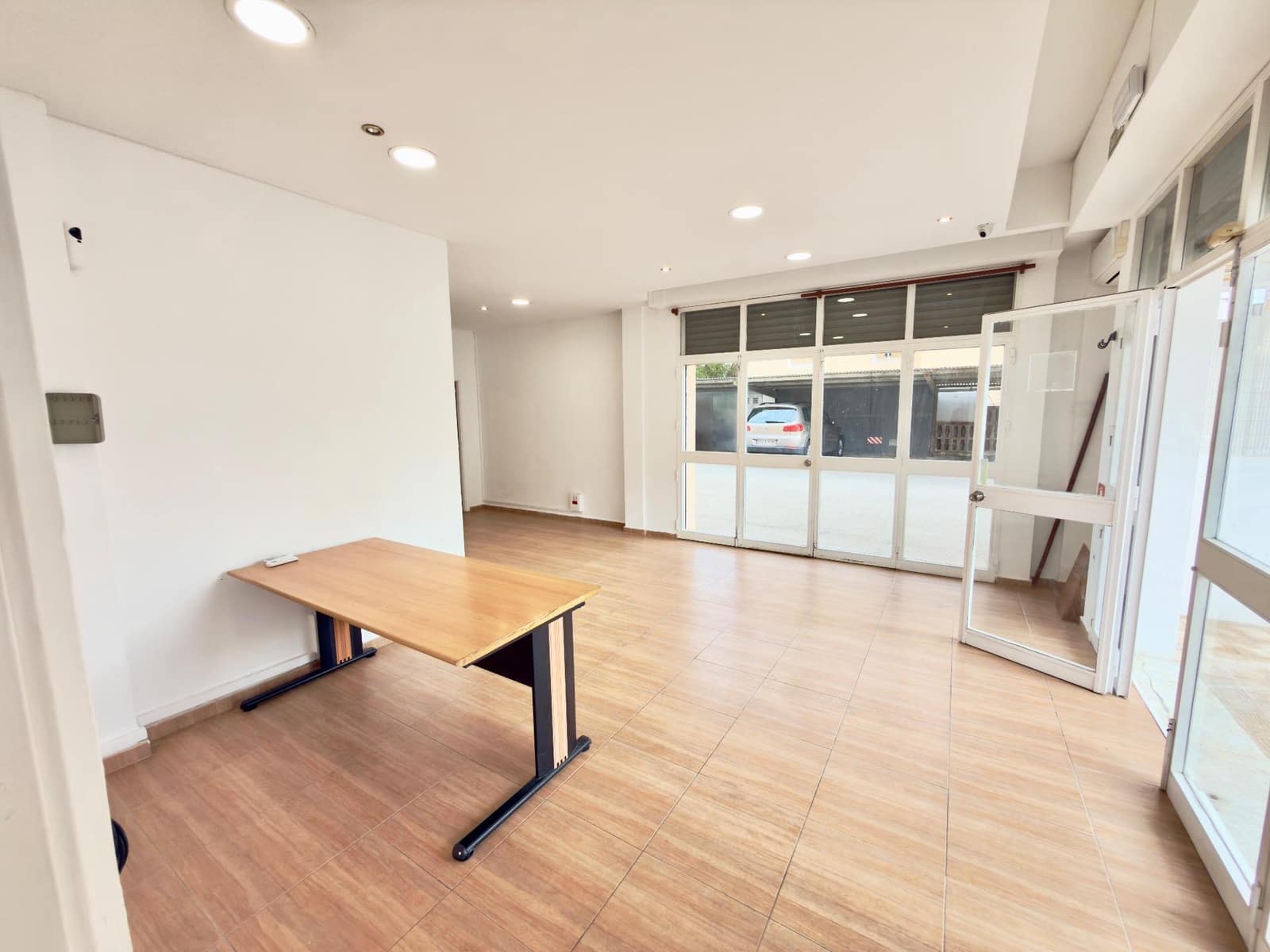 2 bedroom Commercial for rent in Santa Ponsa - € 2,500 (Ref: 9341370)