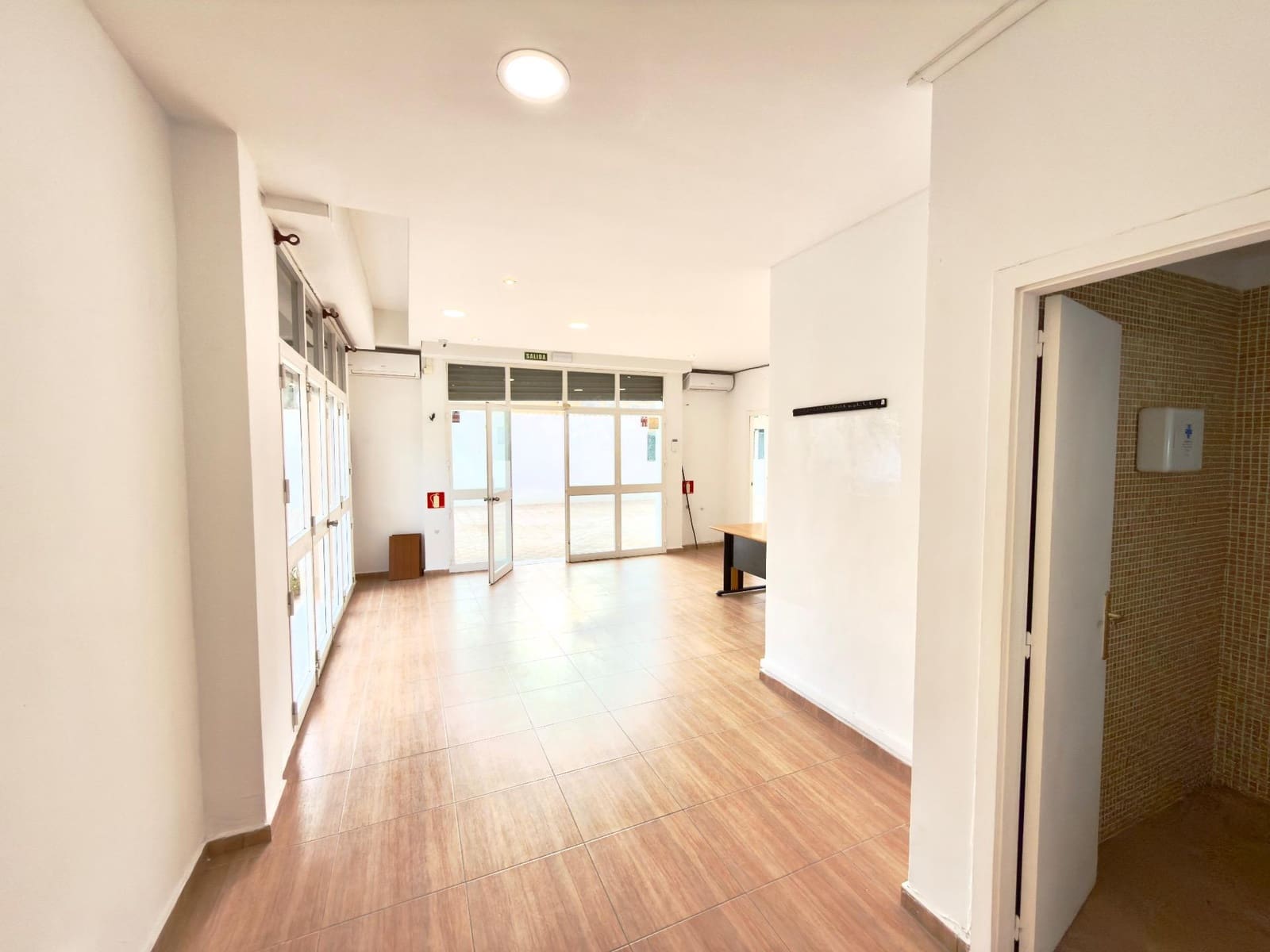 2 bedroom Commercial for rent in Santa Ponsa - € 2,500 (Ref: 9341370)