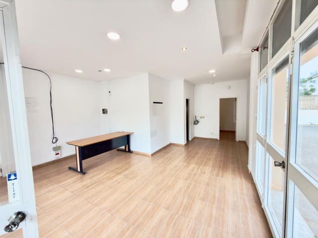2 bedroom Commercial for rent in Santa Ponsa, Calvià - € 2,500 (Ref: 9341370)