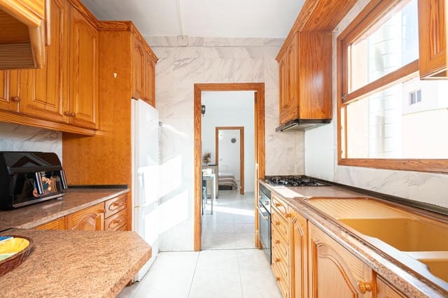 5 bedroom Townhouse for sale in Palma de Mallorca - € 899,000 (Ref: 9344955)