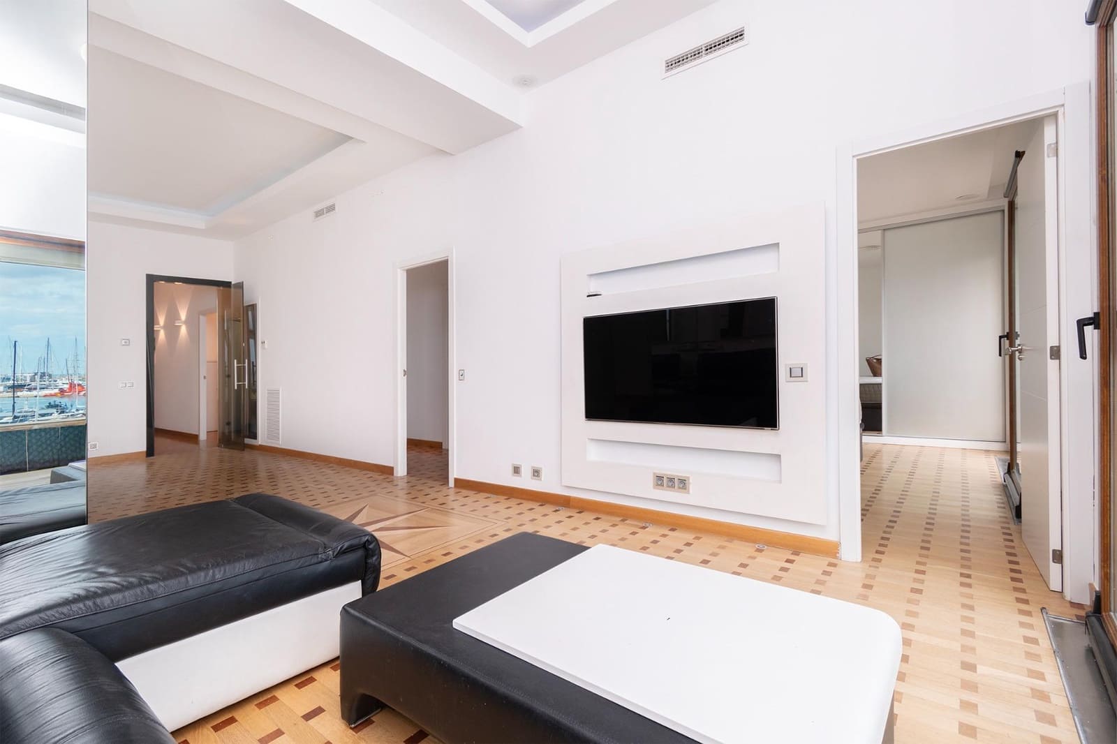 3 bedroom Apartment for sale in Palma de Mallorca with garage - € 1,375,000 (Ref: 9359416)