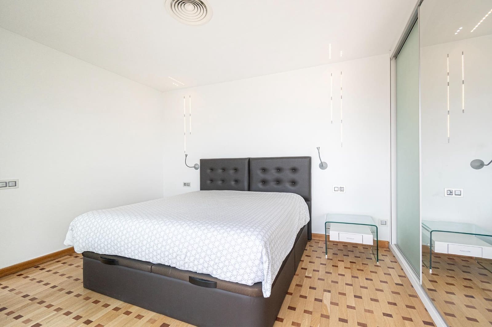 3 bedroom Apartment for sale in Palma de Mallorca with garage - € 1,375,000 (Ref: 9359416)