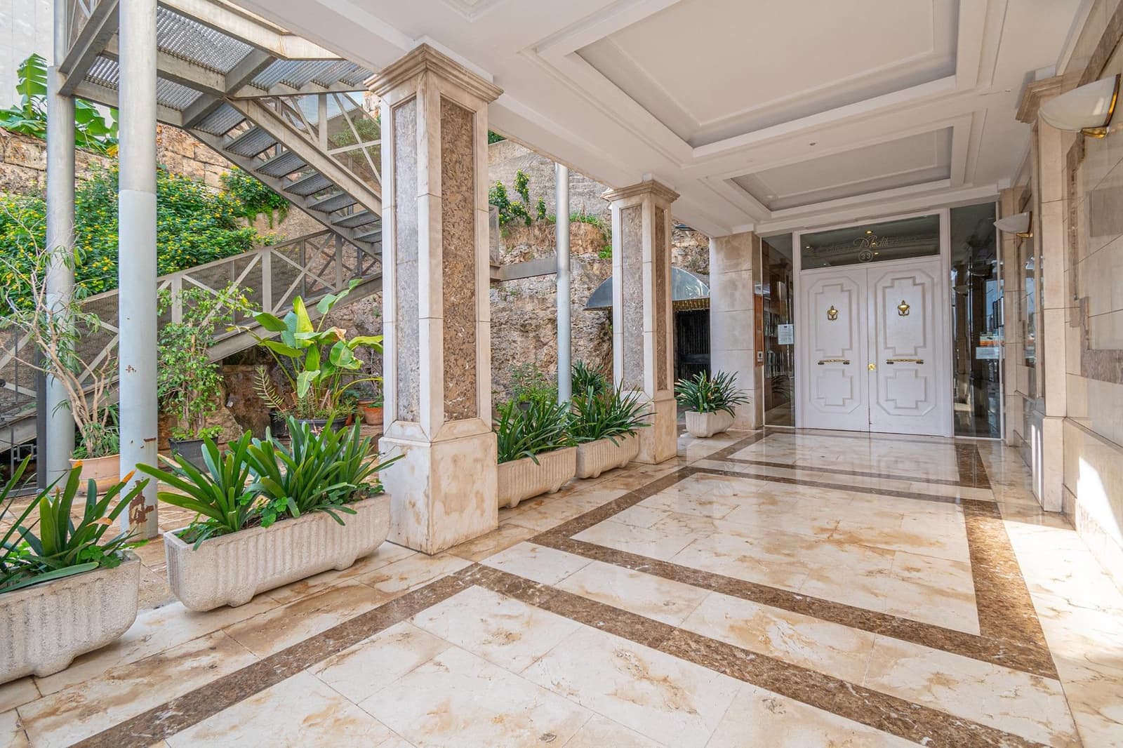 3 bedroom Apartment for sale in Palma de Mallorca with garage - € 1,375,000 (Ref: 9359416)