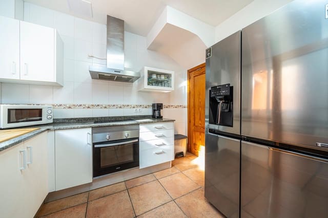 2 slaapkamer Rijtjeshuis te koop in Santanyí - € 375.000 (Ref: 9374589)