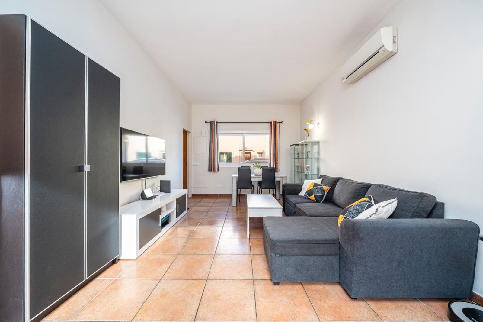 2 slaapkamer Rijtjeshuis te koop in Santanyi - € 375.000 (Ref: 9374589)