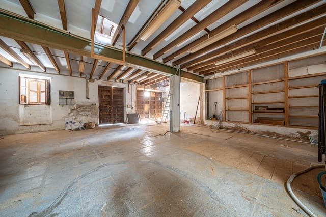 6 soveværelse Byhus til salg i Llucmajor med garage - € 299.000 (Ref: 9406577)