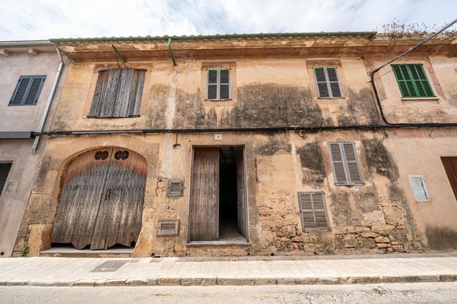 6 soveværelse Byhus til salg i Llucmajor med garage - € 299.000 (Ref: 9406577)