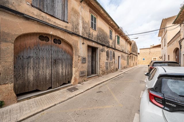 6 soveværelse Byhus til salg i Llucmajor med garage - € 299.000 (Ref: 9406577)