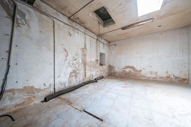 6 soveværelse Byhus til salg i Llucmajor med garage - € 299.000 (Ref: 9406577)