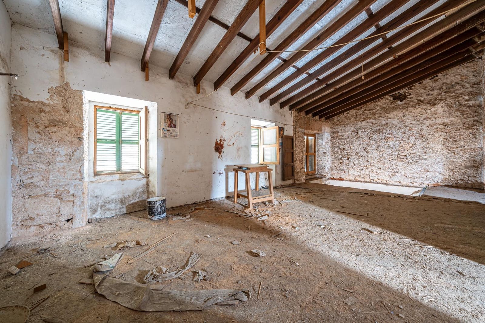 6 bedroom Townhouse for sale in Llucmajor with garage - € 299,000 (Ref: 9406577)