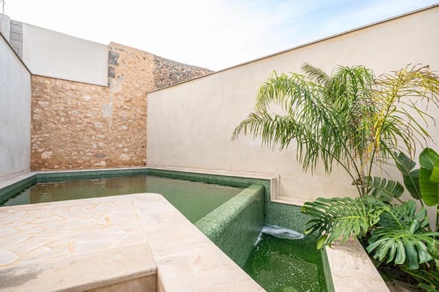 4 soveværelse Byhus til salg i Campos med swimmingpool - € 699.000 (Ref: 9431007)