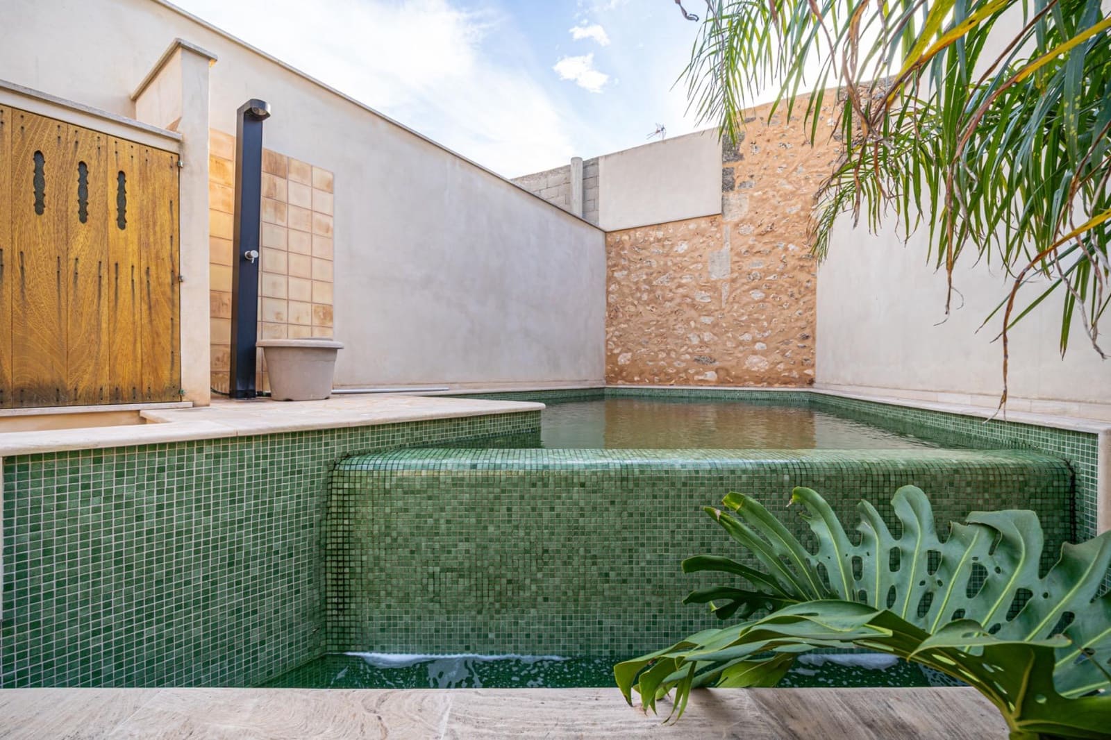 4 bedroom Townhouse for sale in Campos with pool - € 699,000 (Ref: 9431007)