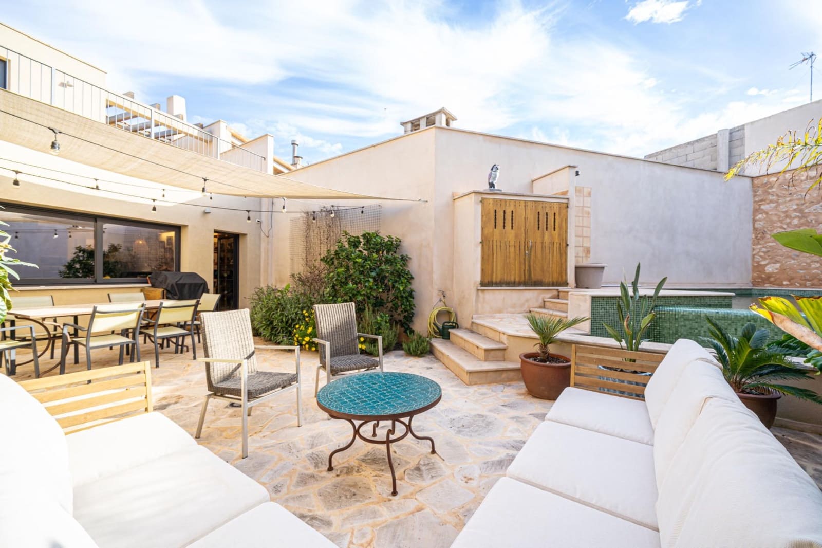 4 bedroom Townhouse for sale in Campos with pool - € 699,000 (Ref: 9431007)