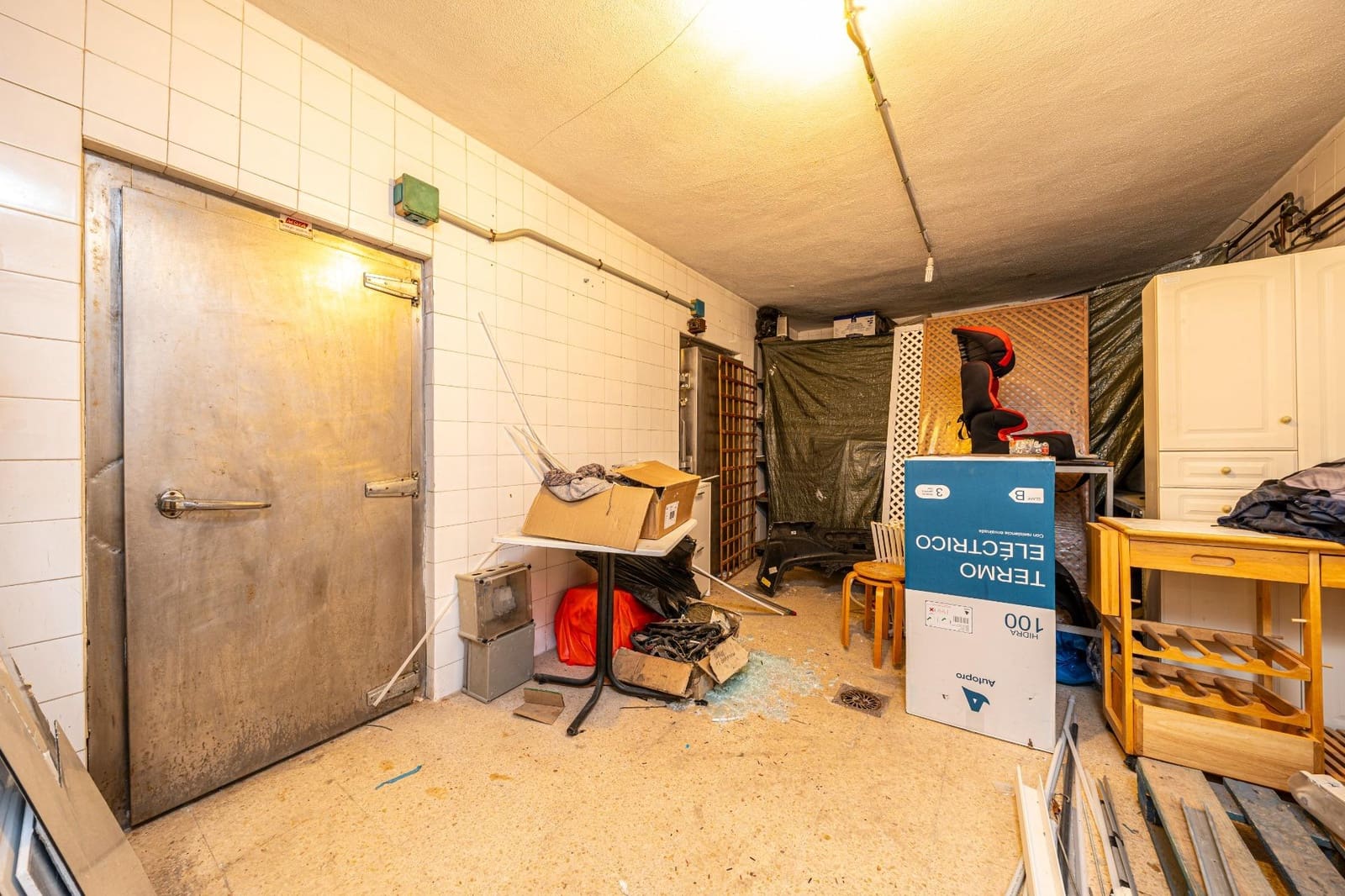 Commercial for sale in Santa Ponsa - € 299,000 (Ref: 9437571)