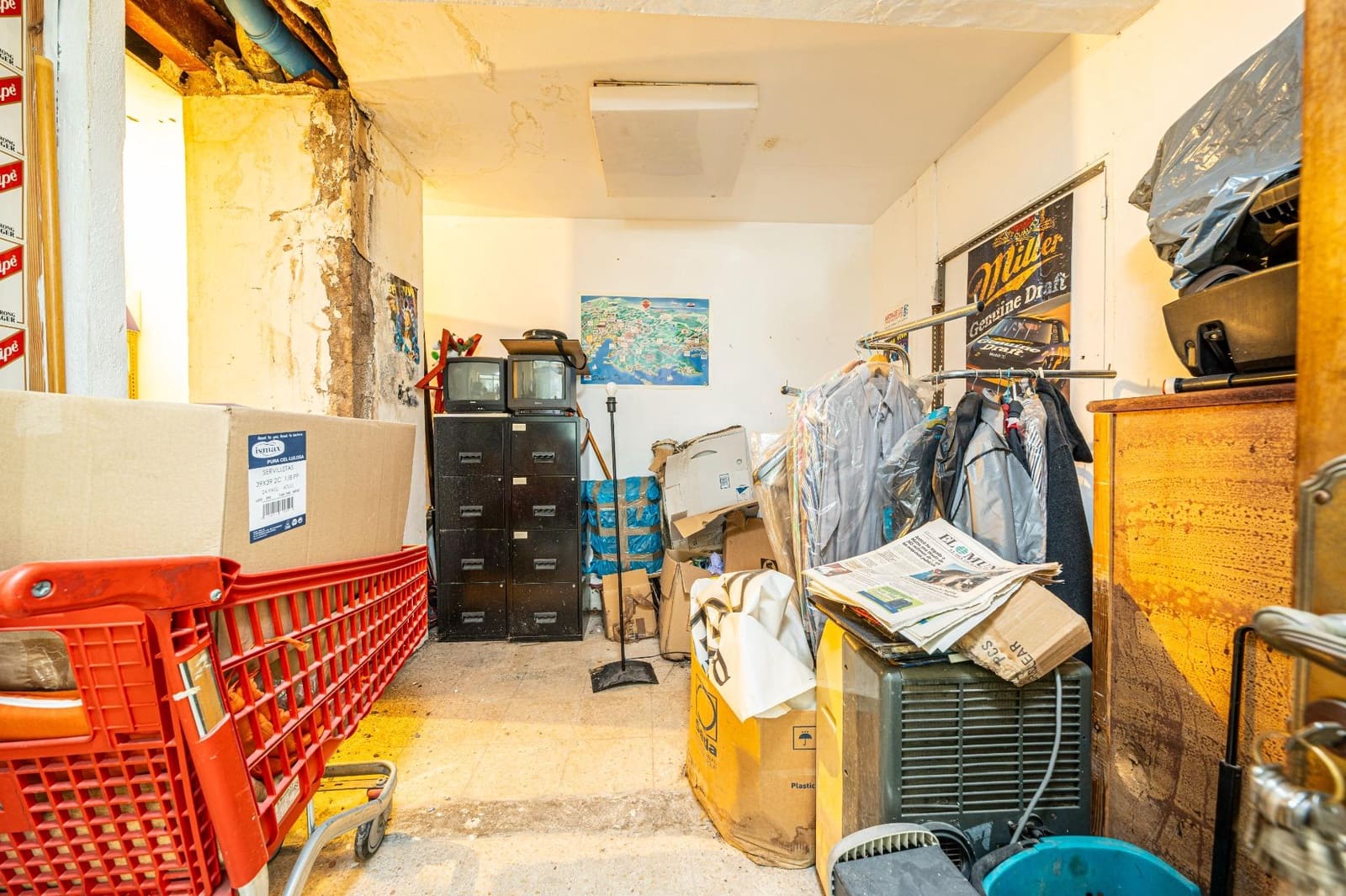 Commercial for sale in Santa Ponsa - € 299,000 (Ref: 9437571)