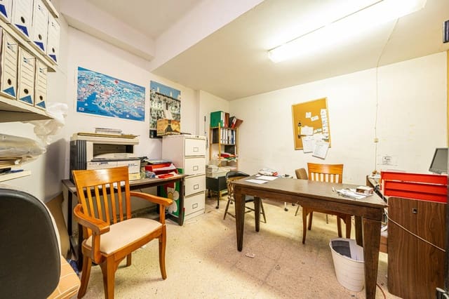 Erhverv til salg i Santa Ponsa, Calvià - € 299.000 (Ref: 9437571)