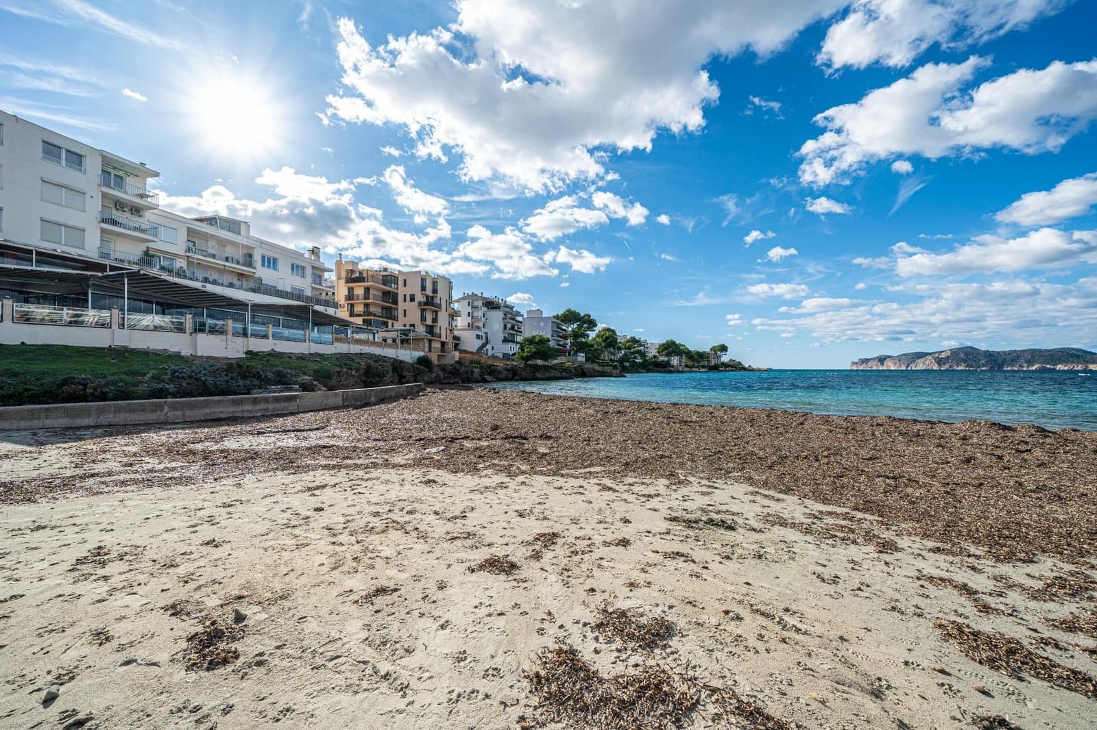 Commercial for sale in Santa Ponsa - € 299,000 (Ref: 9437571)