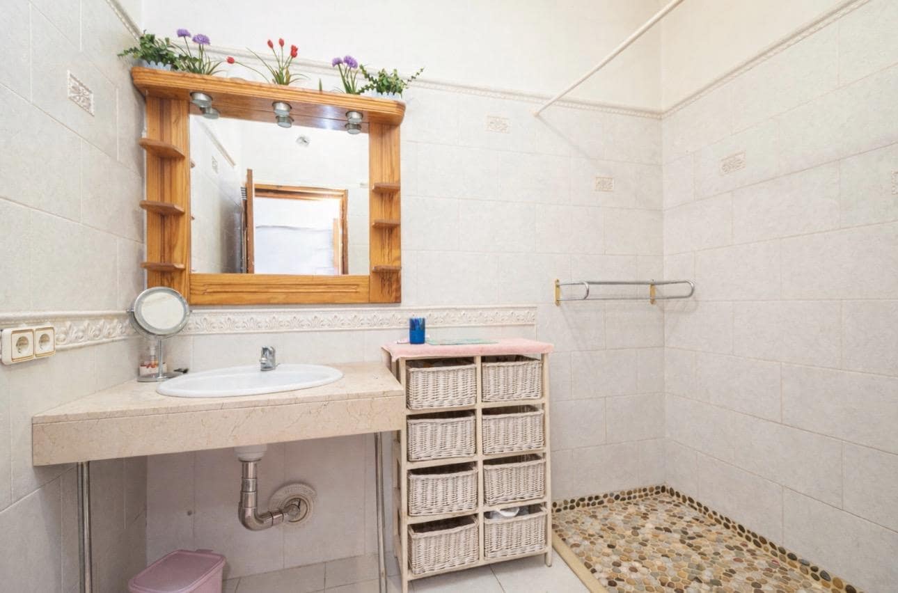 3 bedroom Villa for sale in Palma de Mallorca with garage - € 685,000 (Ref: 9474291)