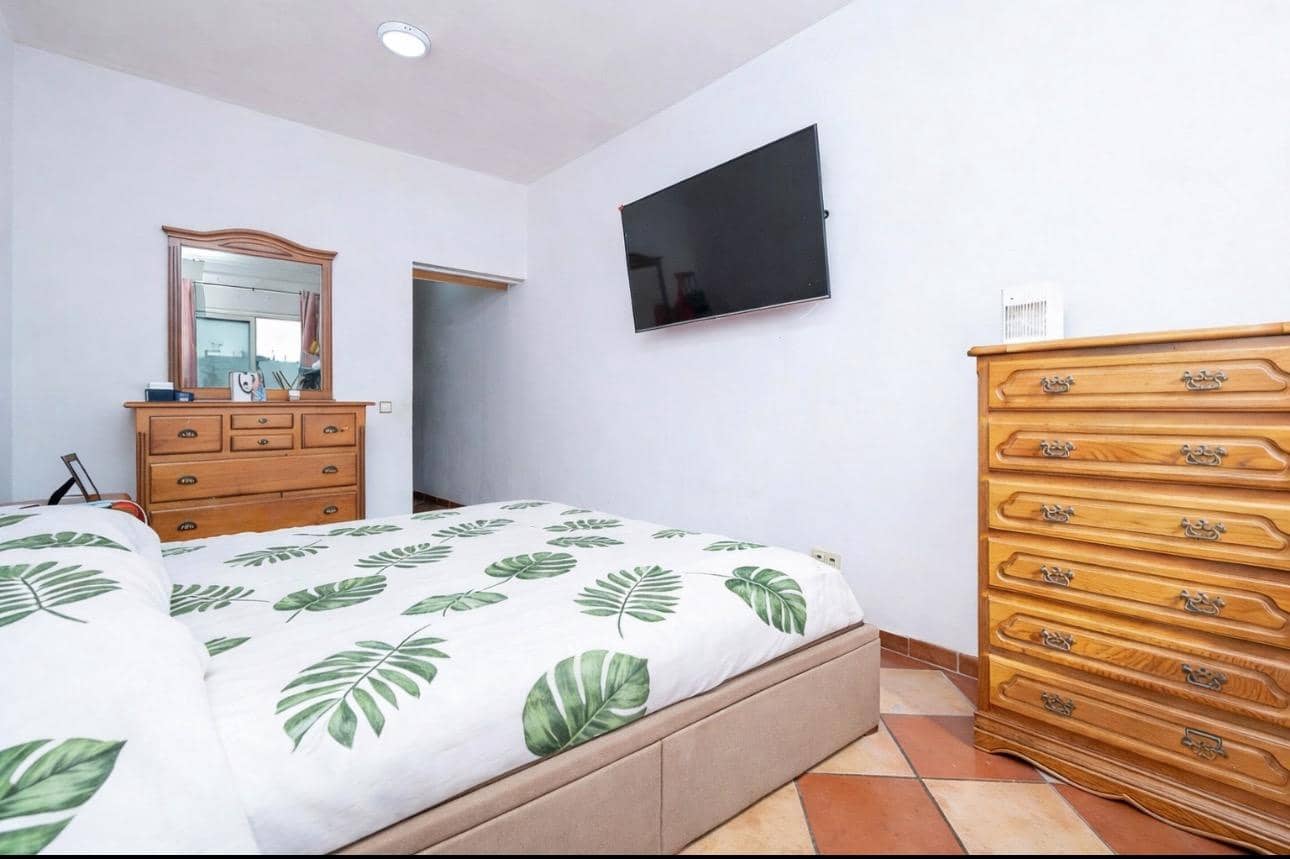 3 bedroom Villa for sale in Palma de Mallorca with garage - € 685,000 (Ref: 9474291)