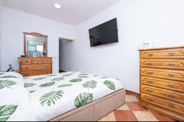 3 bedroom Villa for sale in Palma de Mallorca with garage - € 685,000 (Ref: 9474291)