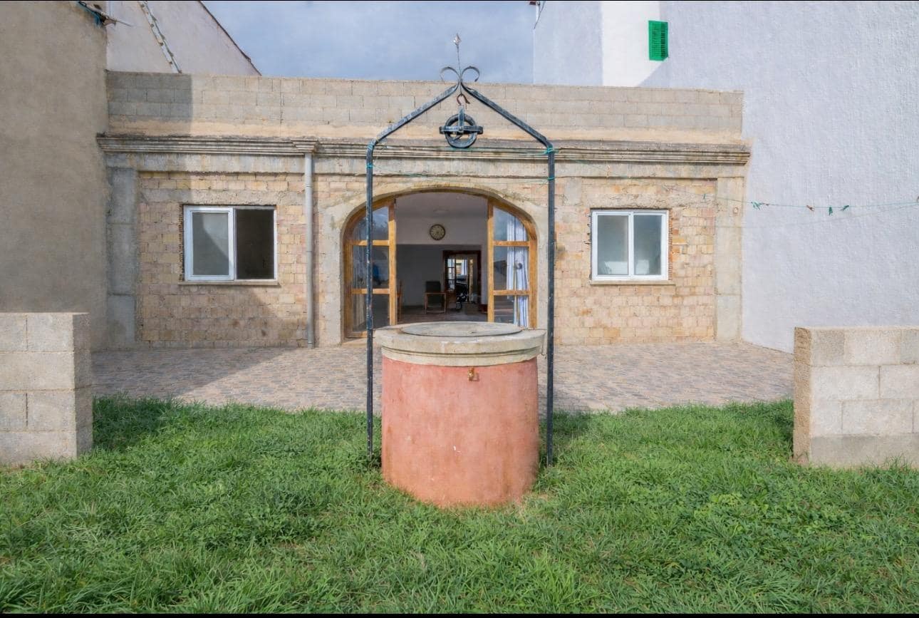 3 bedroom Villa for sale in Palma de Mallorca with garage - € 685,000 (Ref: 9474291)